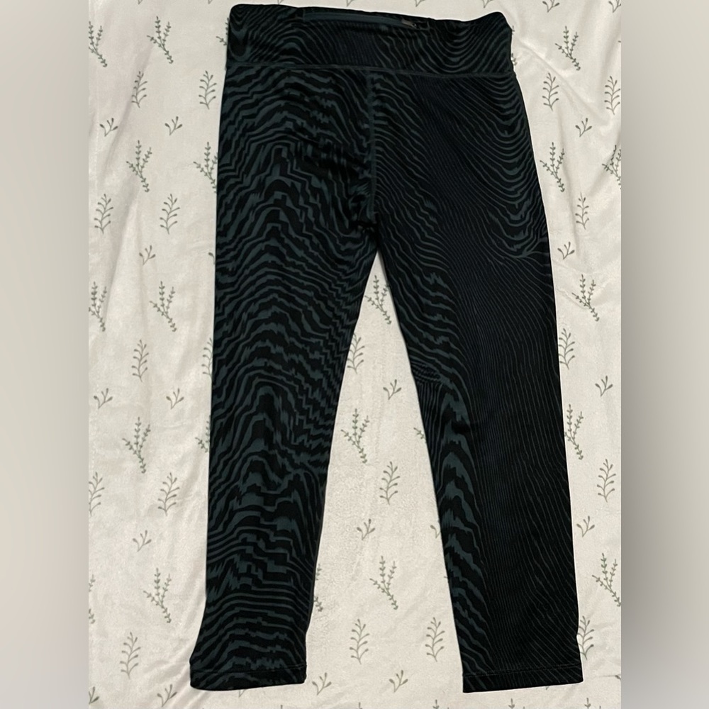 Nike Black Zebra-Print Leggings with White Swoosh - Picture 7 of 7